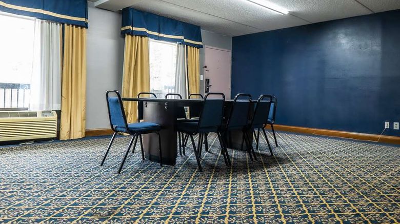 <b>Baymont Inn & Suites London Meeting</b>. Images powered by <a href="https://iceportal.shijigroup.com/" title="IcePortal" target="_blank">IcePortal</a>.
