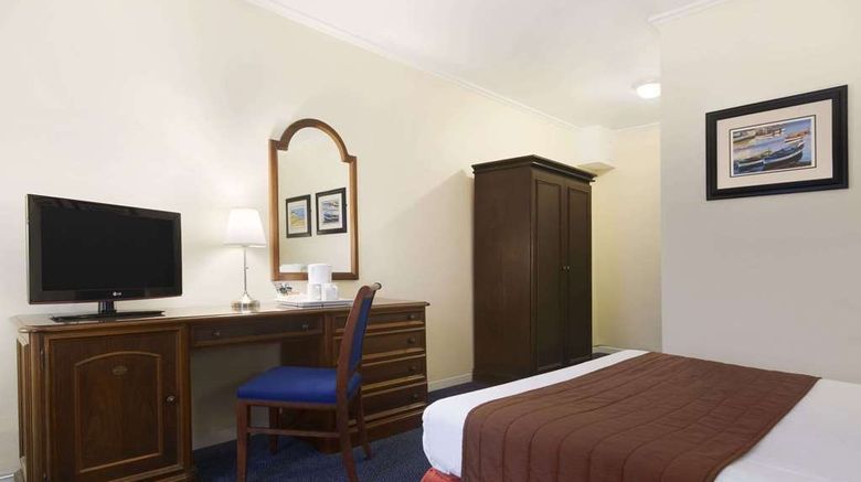 <b>Ramada Crawley Gatwick Room</b>. Images powered by <a href="https://iceportal.shijigroup.com/" title="IcePortal" target="_blank">IcePortal</a>.