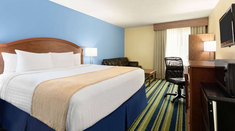 Days Inn Fargo Suite