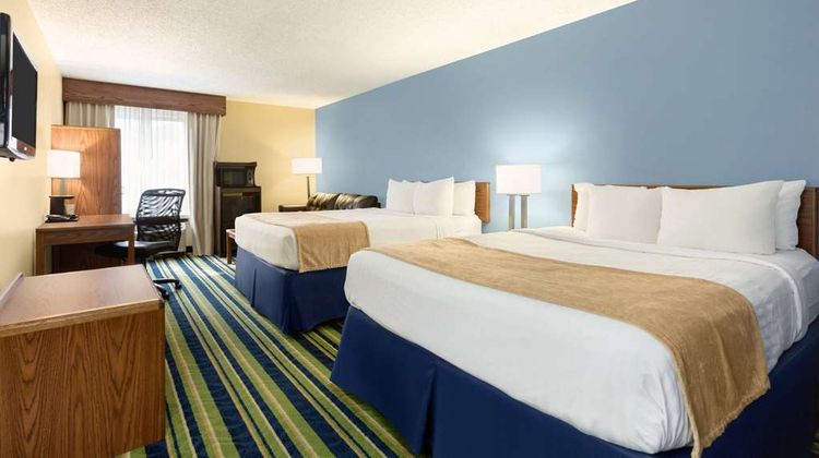 Days Inn Fargo Suite