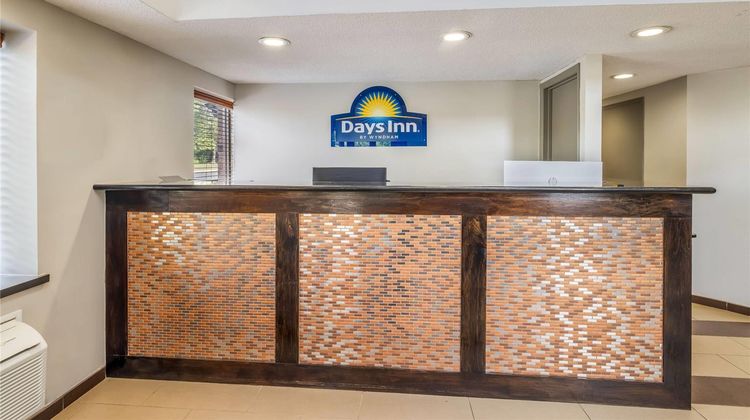 Days Inn Geneva Lobby