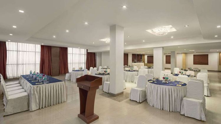 Days Hotel Neemrana Jaipur Highway Meeting