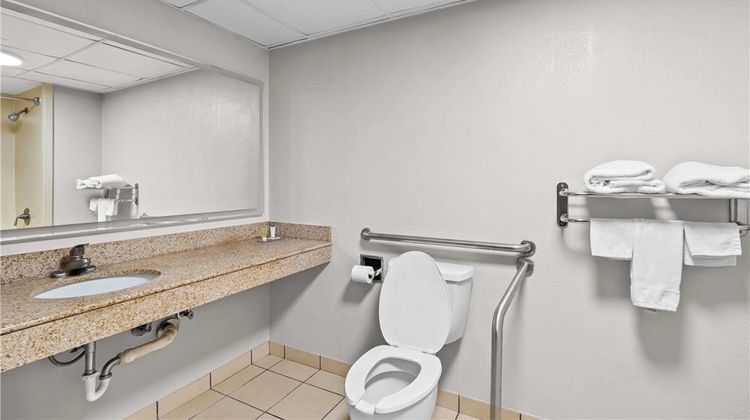 Days Inn Statesboro Room