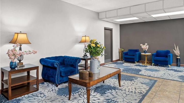 Days Inn Statesboro Lobby