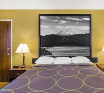 Super 8 Corning Room