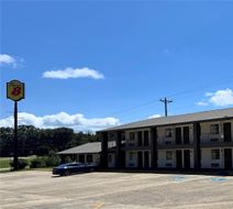 Super 8 Picayune Exterior