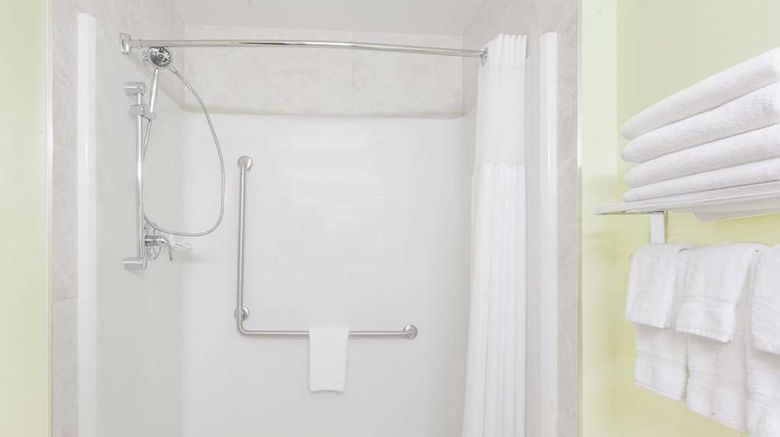 <b>Ramada Carlyle Room</b>. Images powered by <a href="https://iceportal.shijigroup.com/" title="IcePortal" target="_blank">IcePortal</a>.