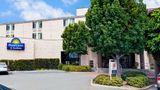 Days Inn & Suites by Wyndham Fullerton Exterior