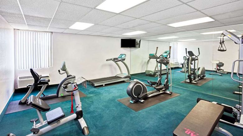 <b>Days Inn & Suites by Wyndham Fullerton Health</b>. Images powered by <a href="https://iceportal.shijigroup.com/" title="IcePortal" target="_blank">IcePortal</a>.