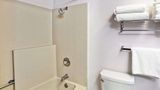 Days Inn & Suites by Wyndham Fullerton Room