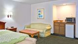 Days Inn & Suites by Wyndham Fullerton Suite