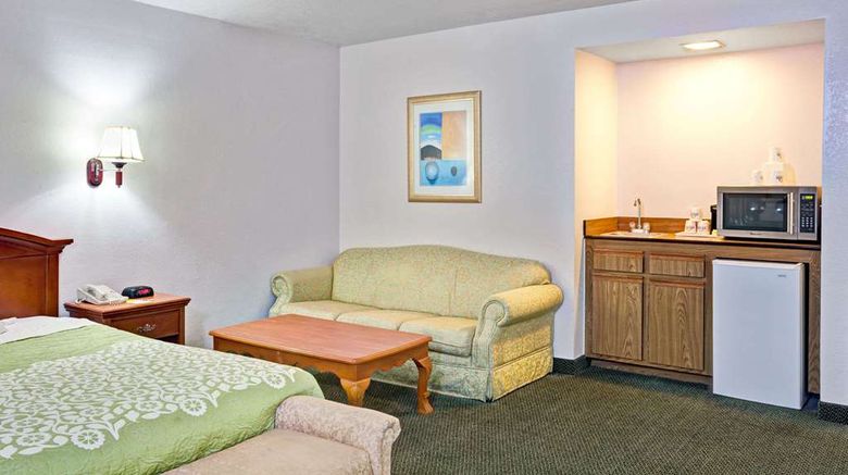<b>Days Inn & Suites by Wyndham Fullerton Suite</b>. Images powered by <a href="https://iceportal.shijigroup.com/" title="IcePortal" target="_blank">IcePortal</a>.