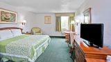 Days Inn & Suites by Wyndham Fullerton Room