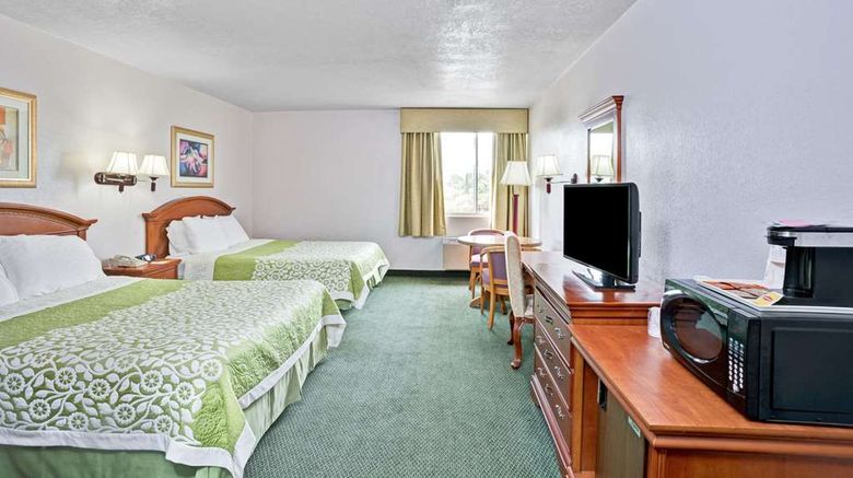 <b>Days Inn & Suites by Wyndham Fullerton Room</b>. Images powered by <a href="https://iceportal.shijigroup.com/" title="IcePortal" target="_blank">IcePortal</a>.