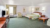 Days Inn & Suites by Wyndham Fullerton Suite