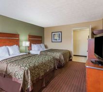 Baymont Inn & Suites Pigeon Forge Room