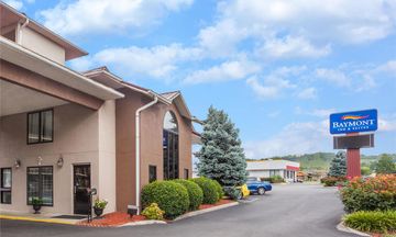 Baymont Inn & Suites Pigeon Forge