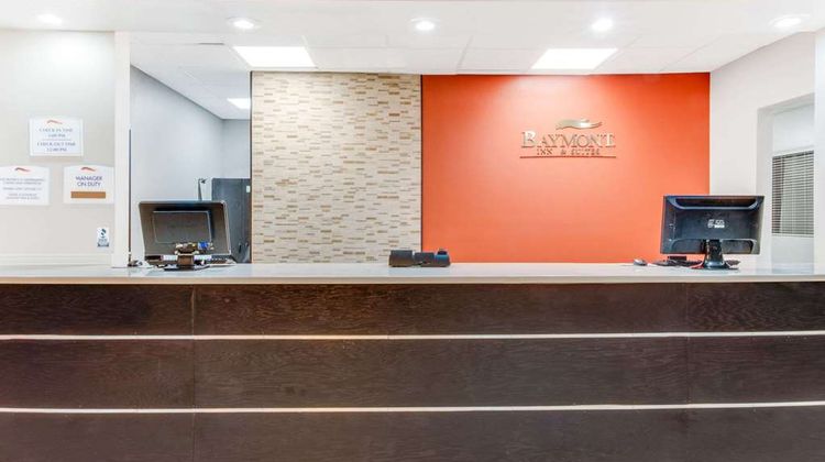 Baymont Inn & Suites Midland Airport Lobby