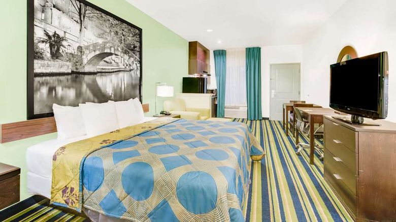 <b>Super 8 Cotulla Room</b>. Images powered by <a href="https://iceportal.shijigroup.com/" title="IcePortal" target="_blank">IcePortal</a>.