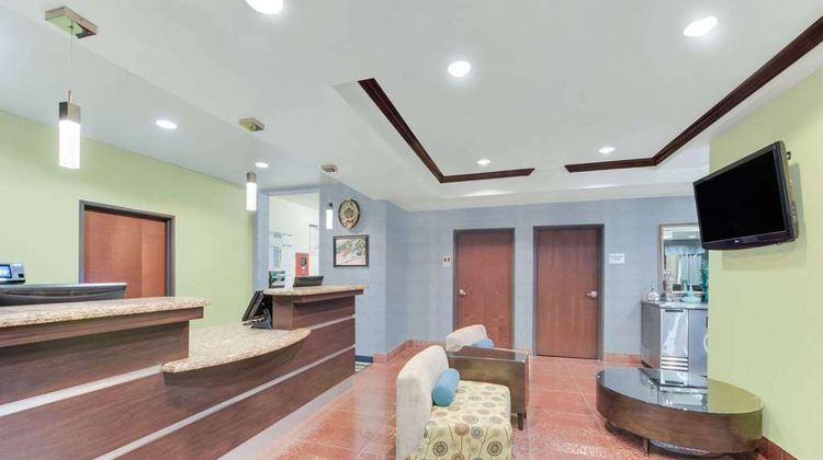 Super 8 Cotulla Lobby