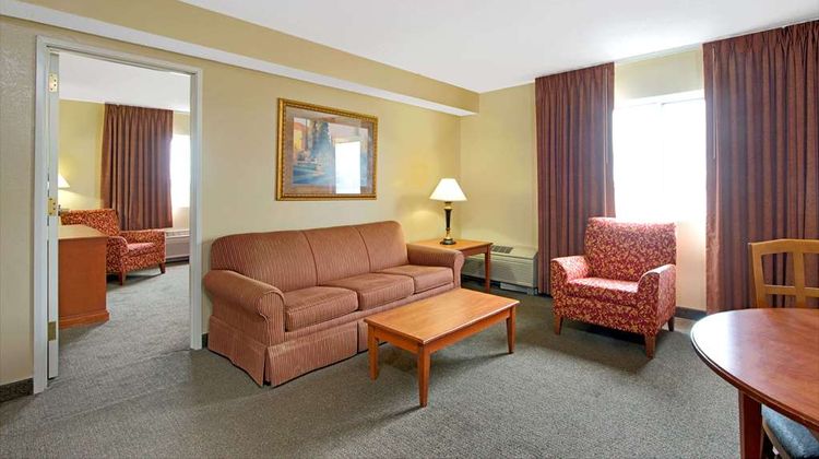 Days Inn - St. Louis/Westport MO Suite