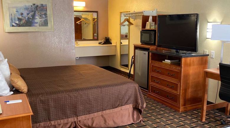 <b>Knights Inn Punta Gorda Room</b>. Images powered by <a href="https://iceportal.shijigroup.com/" title="IcePortal" target="_blank">IcePortal</a>.