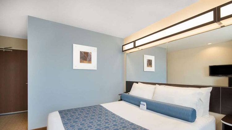 Microtel Inn & Suites by Wyndham Stanley Room