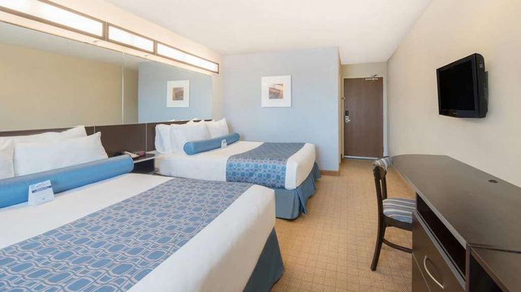 Microtel Inn & Suites by Wyndham Stanley Room