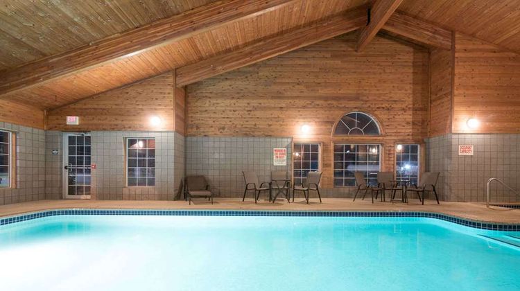 Knights Inn Litchfield Pool
