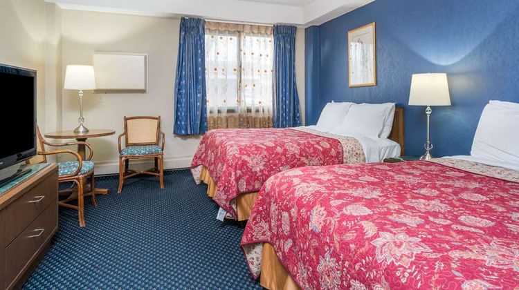 Knights Inn Litchfield Room