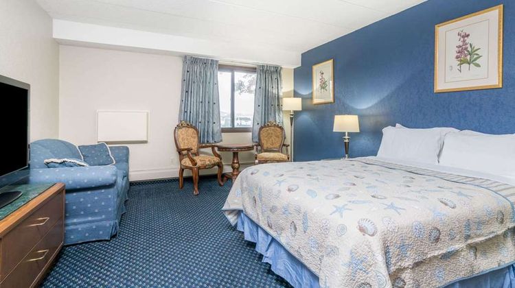 Knights Inn Litchfield Room