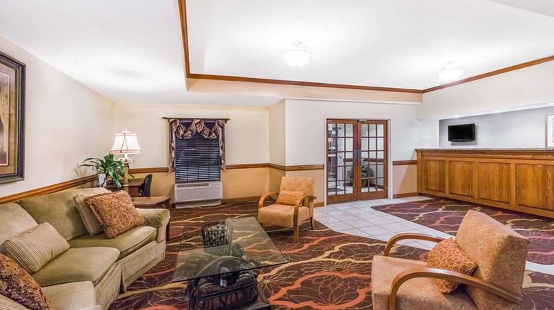 <b>Days Inn Shallotte Lobby</b>. Images powered by <a href="https://iceportal.shijigroup.com/" title="IcePortal" target="_blank">IcePortal</a>.