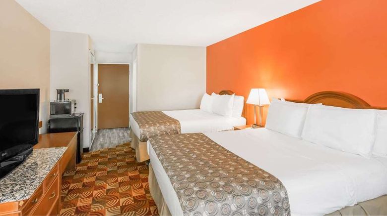 <b>Days Inn Shallotte Room</b>. Images powered by <a href="https://iceportal.shijigroup.com/" title="IcePortal" target="_blank">IcePortal</a>.