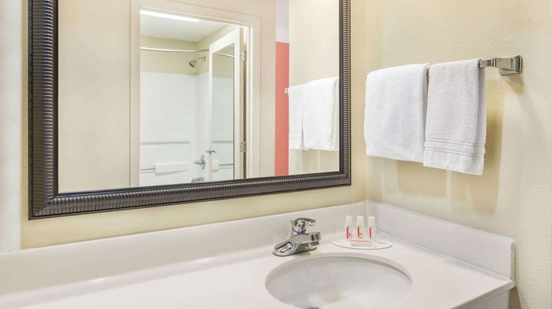<b>Days Inn Shallotte Room</b>. Images powered by <a href="https://iceportal.shijigroup.com/" title="IcePortal" target="_blank">IcePortal</a>.