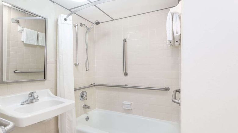 <b>Super 8 Valdosta Mall Room</b>. Images powered by <a href="https://iceportal.shijigroup.com/" title="IcePortal" target="_blank">IcePortal</a>.