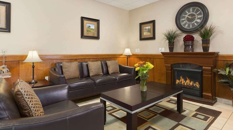 Days Inn by Wyndham Chetwynd Lobby