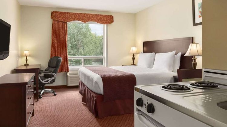 Days Inn by Wyndham Chetwynd Room