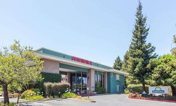 Days Inn & Suites by Wyndham Sunnyvale