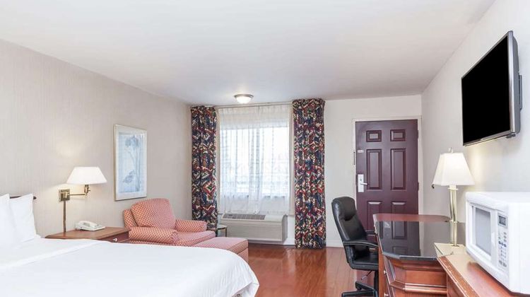 Days Inn & Suites by Wyndham Sunnyvale Room