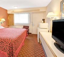 Days Inn Overland Park Room