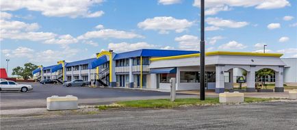 Days Inn Salina South Exterior