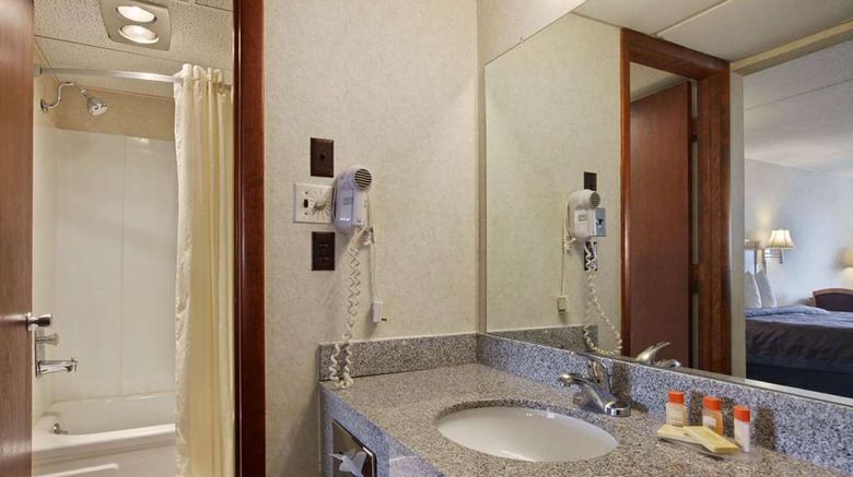 <b>Days Inn Salina South Room</b>. Images powered by <a href="https://iceportal.shijigroup.com/" title="IcePortal" target="_blank">IcePortal</a>.