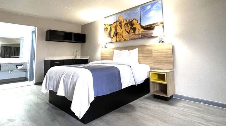 Days Inn Salina South Room