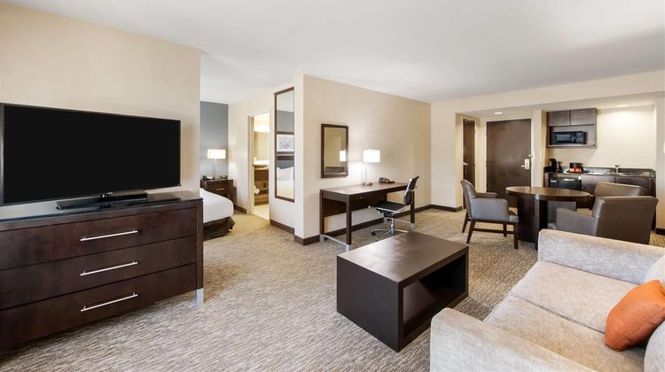 Wingate Slidell/New Orleans East Area Suite