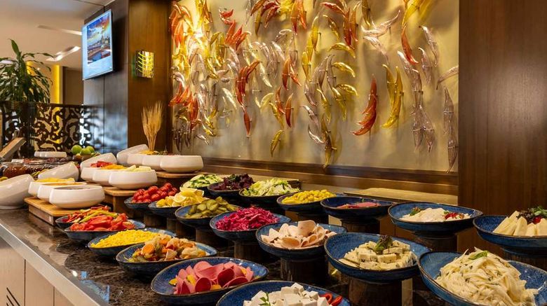 <b>Ramada Plaza Istanbul Tekstilkent Restaurant</b>. Images powered by <a href="https://iceportal.shijigroup.com/" title="IcePortal" target="_blank">IcePortal</a>.