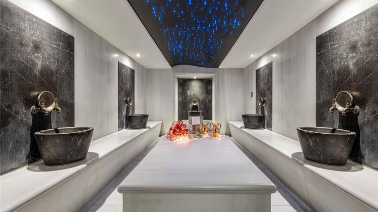 Ramada Plaza Istanbul Tekstilkent Lobby