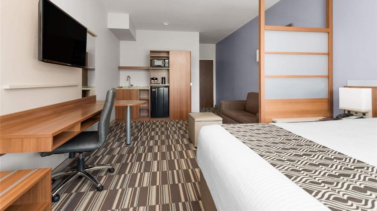 Microtel Inn & Suites by Wyndham Suite