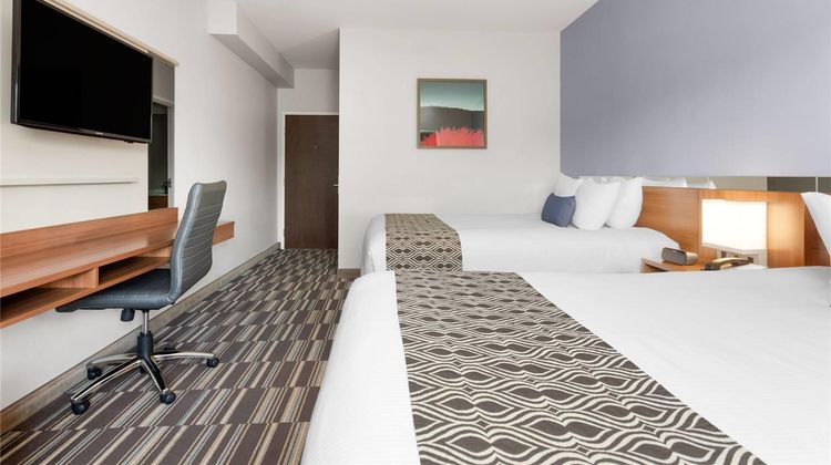 Microtel Inn & Suites by Wyndham Room