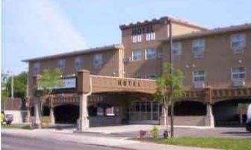 Super 8 Saskatoon West