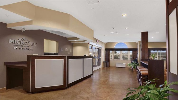 Microtel Inn & Suites by Wyndham Sayre Lobby
